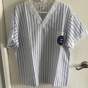 White and Blue Striped Cubs Scrub Shirt: Size Medium